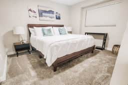 Outdoor Enthusiasts enjoy Mountains & Cozy retreat